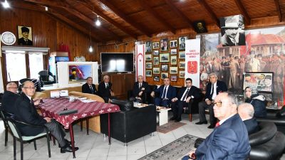 Vali Soytürk, Çorlu ilçesinde çeşitli dernekleri ziyaret ederek dernek yöneticileri