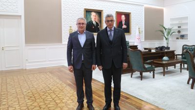 Yeniay, Sağlık Bakanı Memişoğlu'na çalışmaları hakkında bilgi verdi