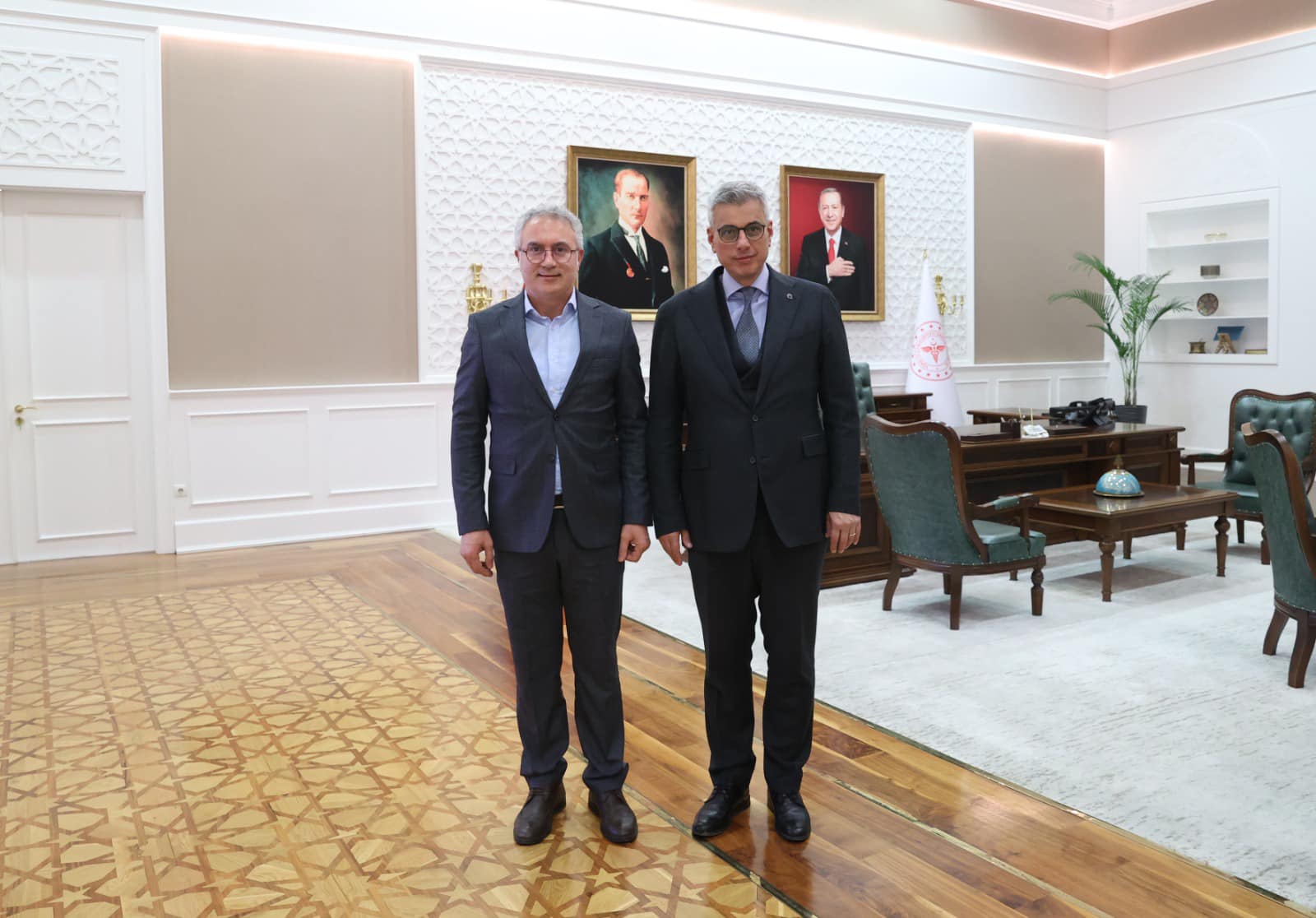 Yeniay, Sağlık Bakanı Memişoğlu'na çalışmaları hakkında bilgi verdi