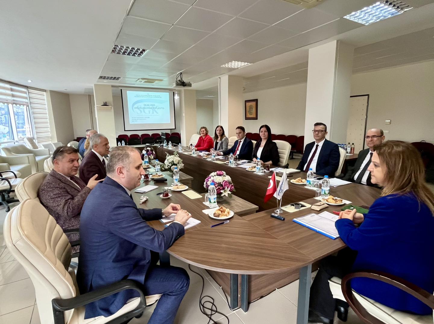 Toplantıda, Tekirdağ’daki sosyal güvenlik hizmetlerinin etkinliği, mevcut çalışmalar ve kurumun