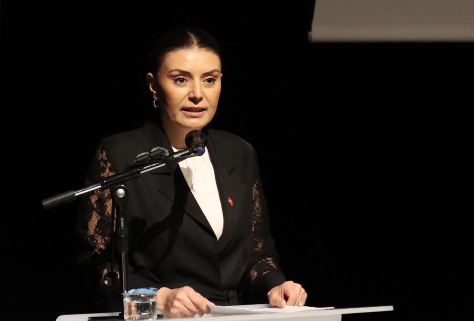 AK Parti Tekirdağ Kadın Kolları Başkanlığına Ergin seçildi AK Parti Tekirdağ Kadın Kolları Başkan Yeliz Ergin oldu