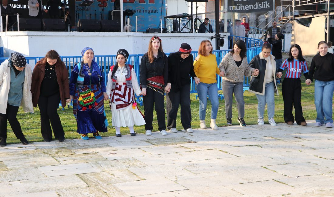 1. Hamsi ve Mıhlama Festivali başladı Tekirdağ Karadeniz İlleri Kültür, Yardımlaşma ve Dayanışma Derneğince bu sene