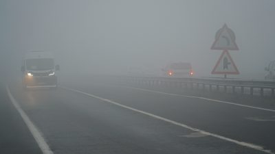 Sis Tekirdağ'da karayollarında ulaşımı olumsuz etkiledi.