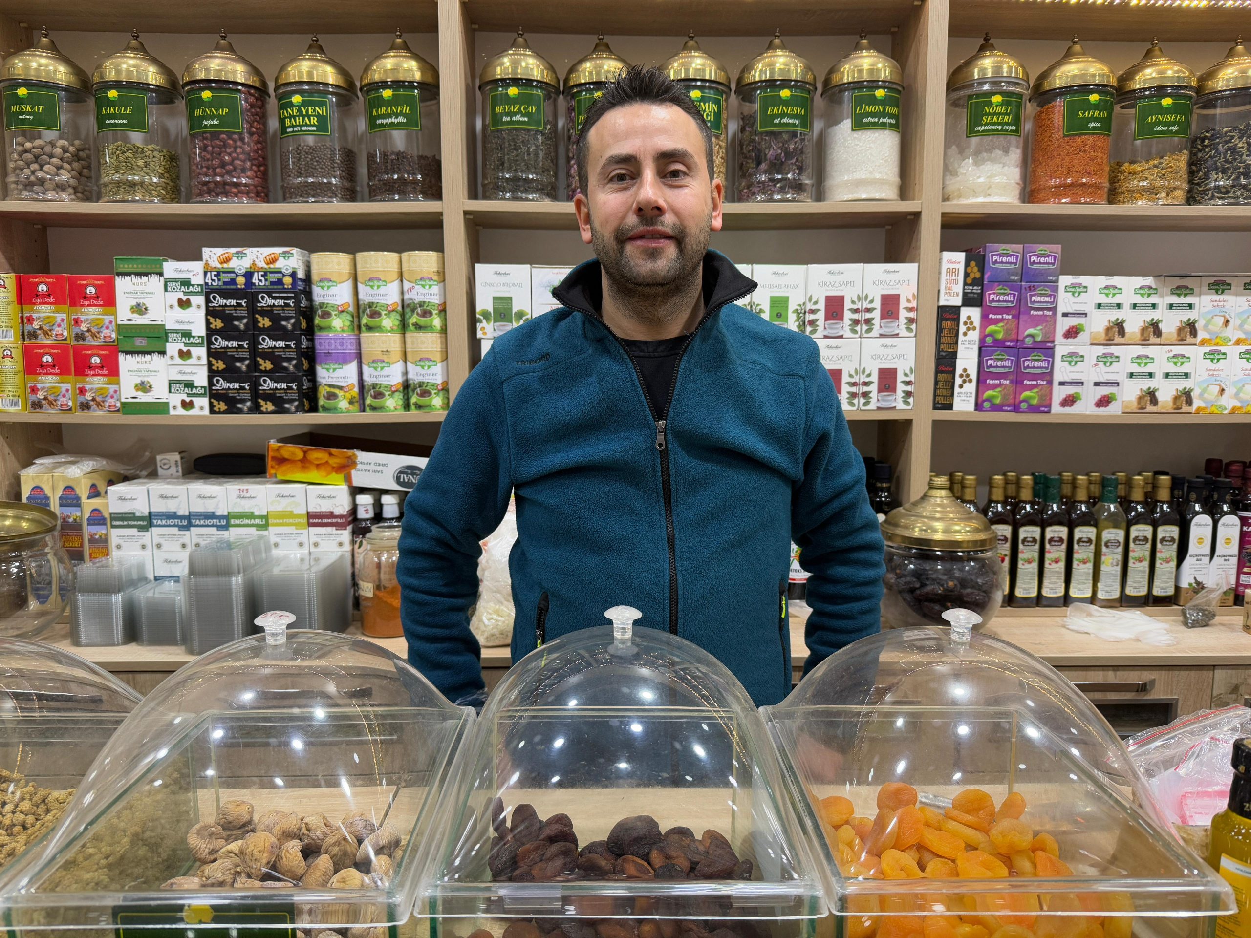 Kış aylarında ıhlamur, adaçayı, zencefil, hibiskus ve zerdeçala ilgi arttı