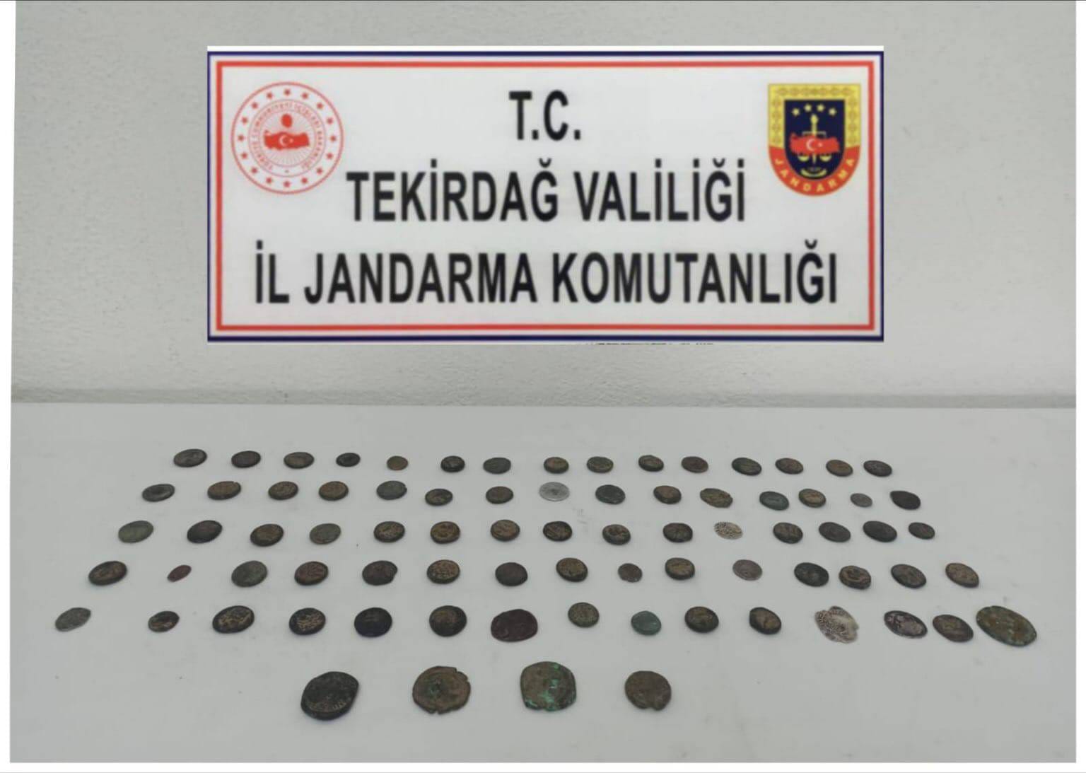 Üst aramasında sikke ele geçirilen şüpheliler gözaltına alındı 