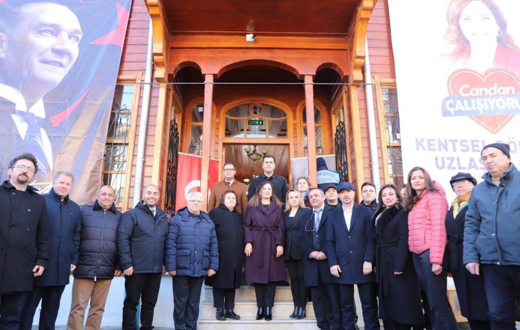 Kentsel Dönüşüm Uzlaşma Ofisi Hizmete Açıldı Tekirdağ Büyükşehir Belediyesi tarafından faaliyete geçirilen Kentsel Dönüşüm Uzlaşma Ofisi’nin