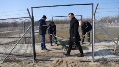 Kapaklı Belediye Başkanı Mustafa Çetin, belediye ekiplerinin kentin muhtelif noktalarında