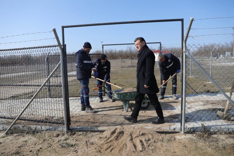 Kapaklı Belediye Başkanı Mustafa Çetin, belediye ekiplerinin kentin muhtelif noktalarında