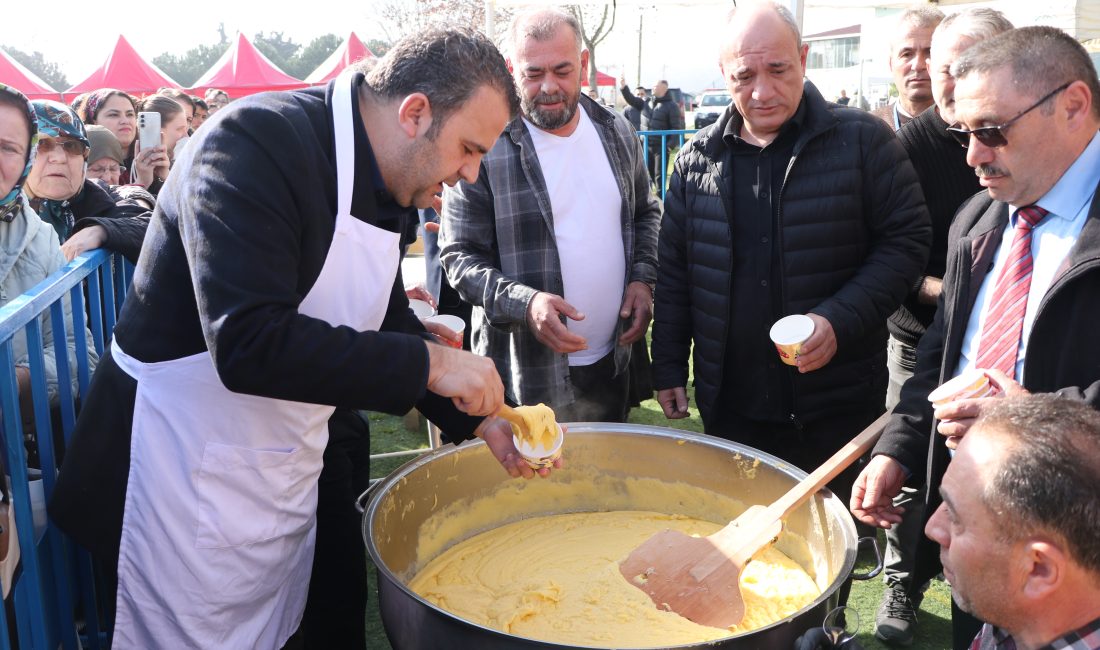 Tekirdağ’da vatandaşlara 1 ton mıhlama ikram edildi "1. Hamsi ve Mıhlama Festivali"nde mıhlama zamanı