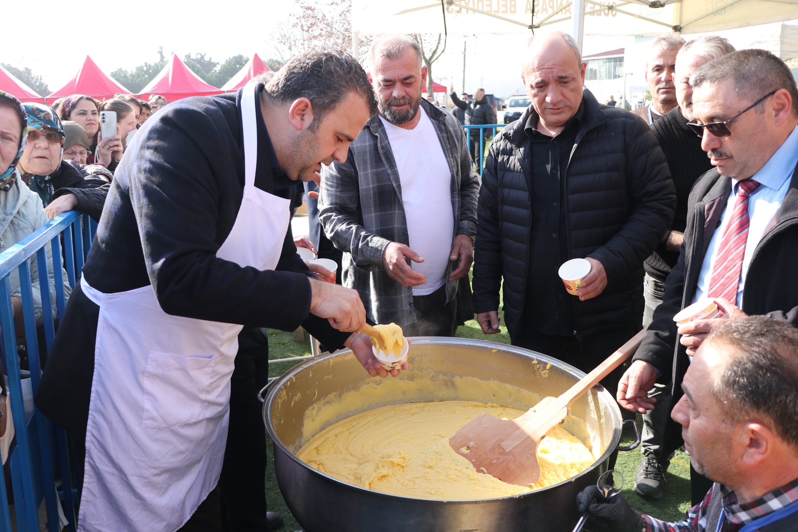 "1. Hamsi ve Mıhlama Festivali"nde mıhlama zamanı 