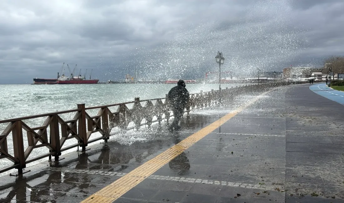 Poyraz Deniz Ulaşımını Olumsuz Etkiliyor Kentte 4 gün etkili olacak poyraz nedeniyle, gemiler Tekirdağ açıklarında demirledi