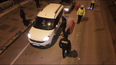 Tekirdağ’da polisin asayiş ve trafik uygulamalarında yakalanan 193 şüpheli tutuklandı. Tekirdağ İl Emniyet Müdürlüğü