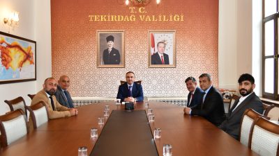 Toplantıda Roman vatandaşların yaşadığı mahallelerde yapılan çalışmalar, barınma sorunu yaşayan