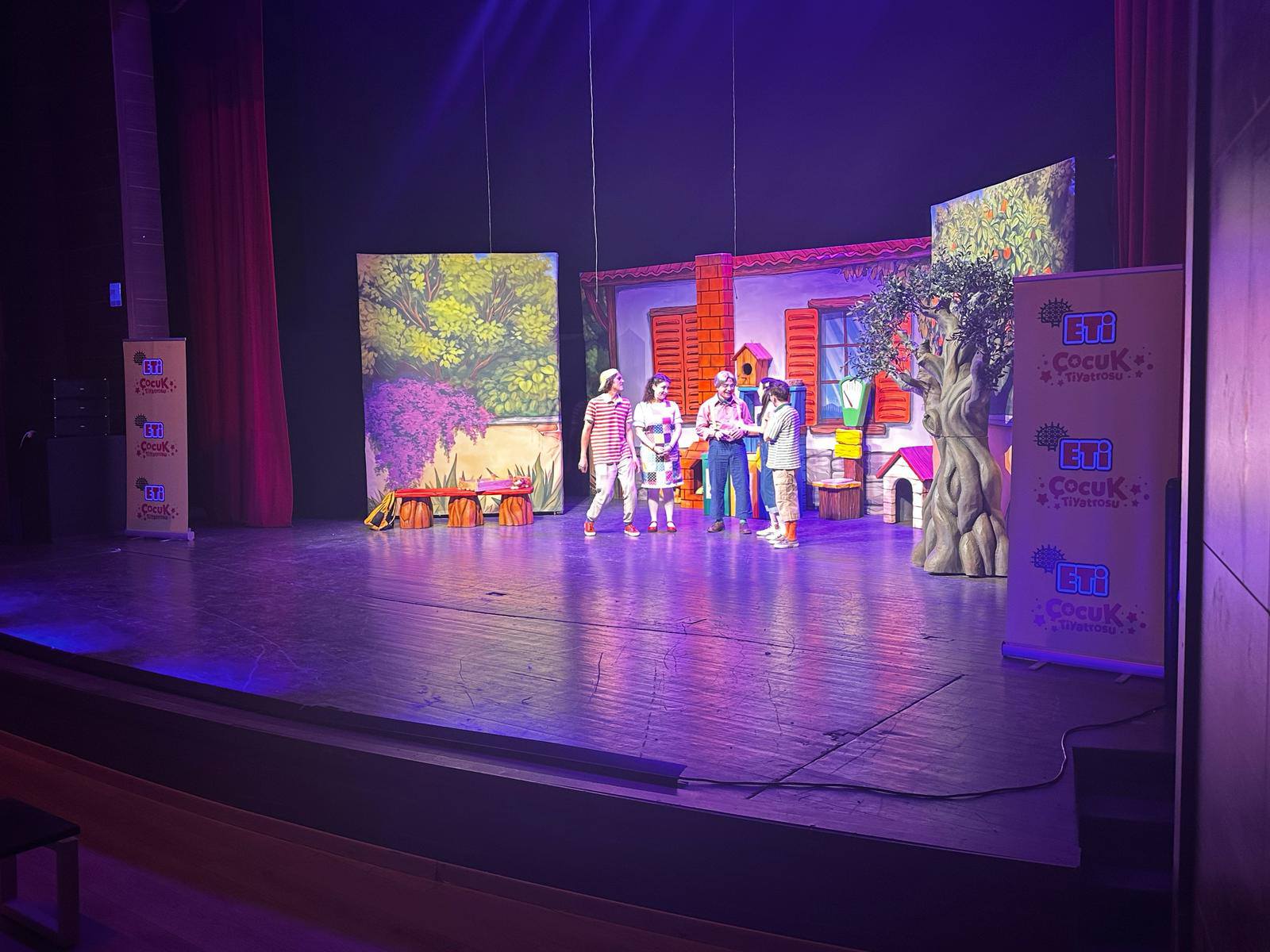 Eti Çocuk Tiyatrosu’nun sevilen oyunu Bir Bilmecem Var Çocuklar, Süleymanpaşa’da