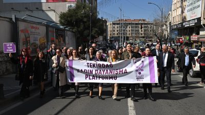 Tekirdağ’da 8 Mart Dünya Kadınlar Günü kapsamında farkındalık yürüyüşü gerçekleştirildi.