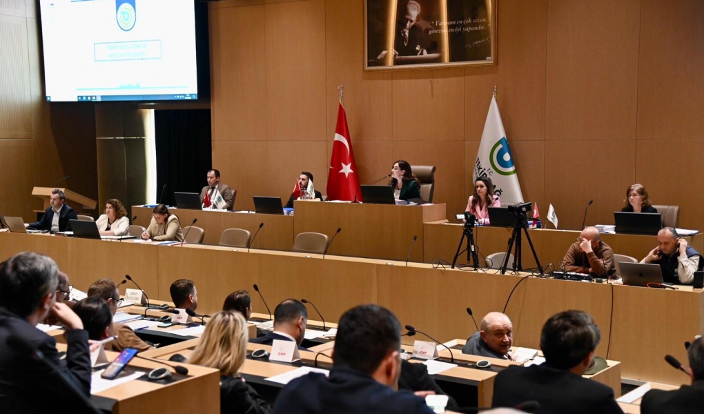 Toplantıda kadro düzenlemeleri ile ilgili bilgi verilirken, imar düzenlemeleri ve