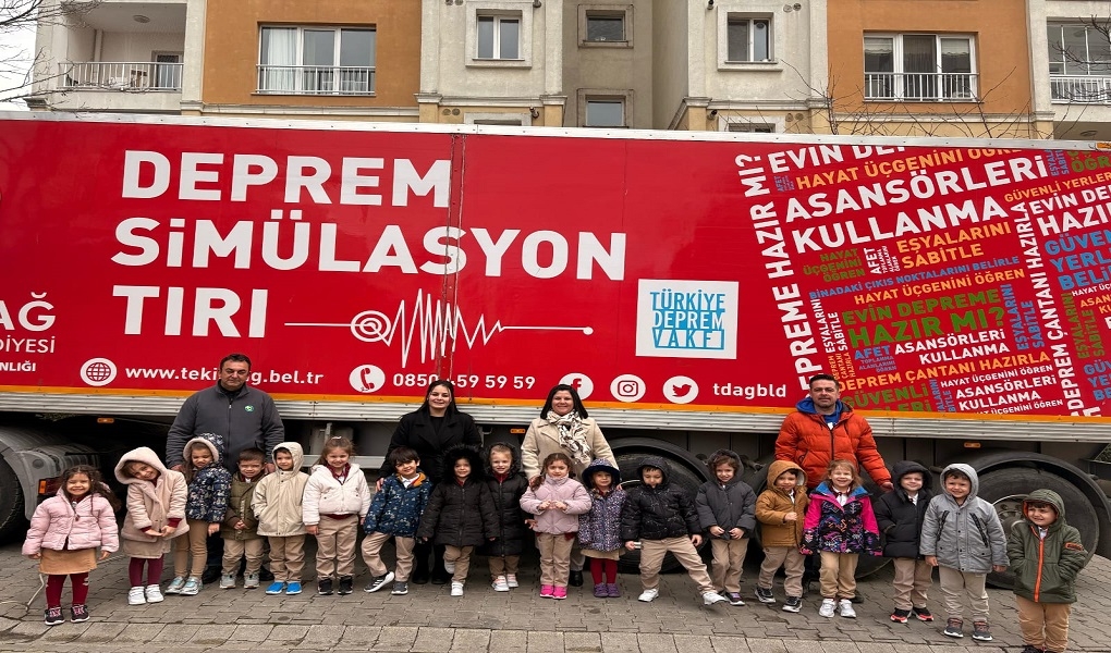 Tekirdağ Büyükşehir Belediyesi, deprem bilincini artırmak amacıyla Deprem Simülasyon Tırı