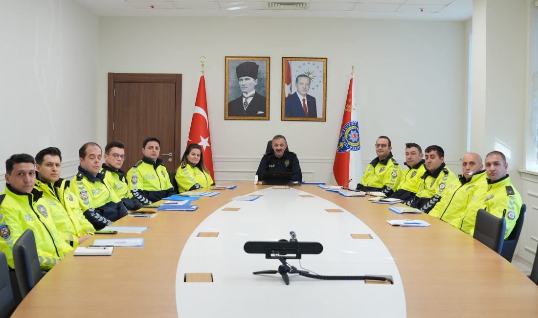 Motosikletlere yönelik denetimler değerlendirildi Tekirdağ İl Emniyet Müdürlüğü bağlı trafik birimlerinin müdür ve amiri