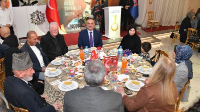 Vali Soytürk, şehit aileleri, gaziler ve jandarma personeliyle sohbet etti