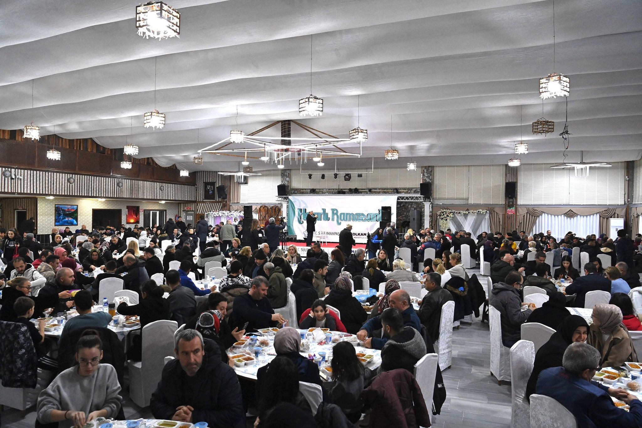 Belediye Başkanı Volkan Nallar, vatandaşlarla bir araya gelerek sohbet etti