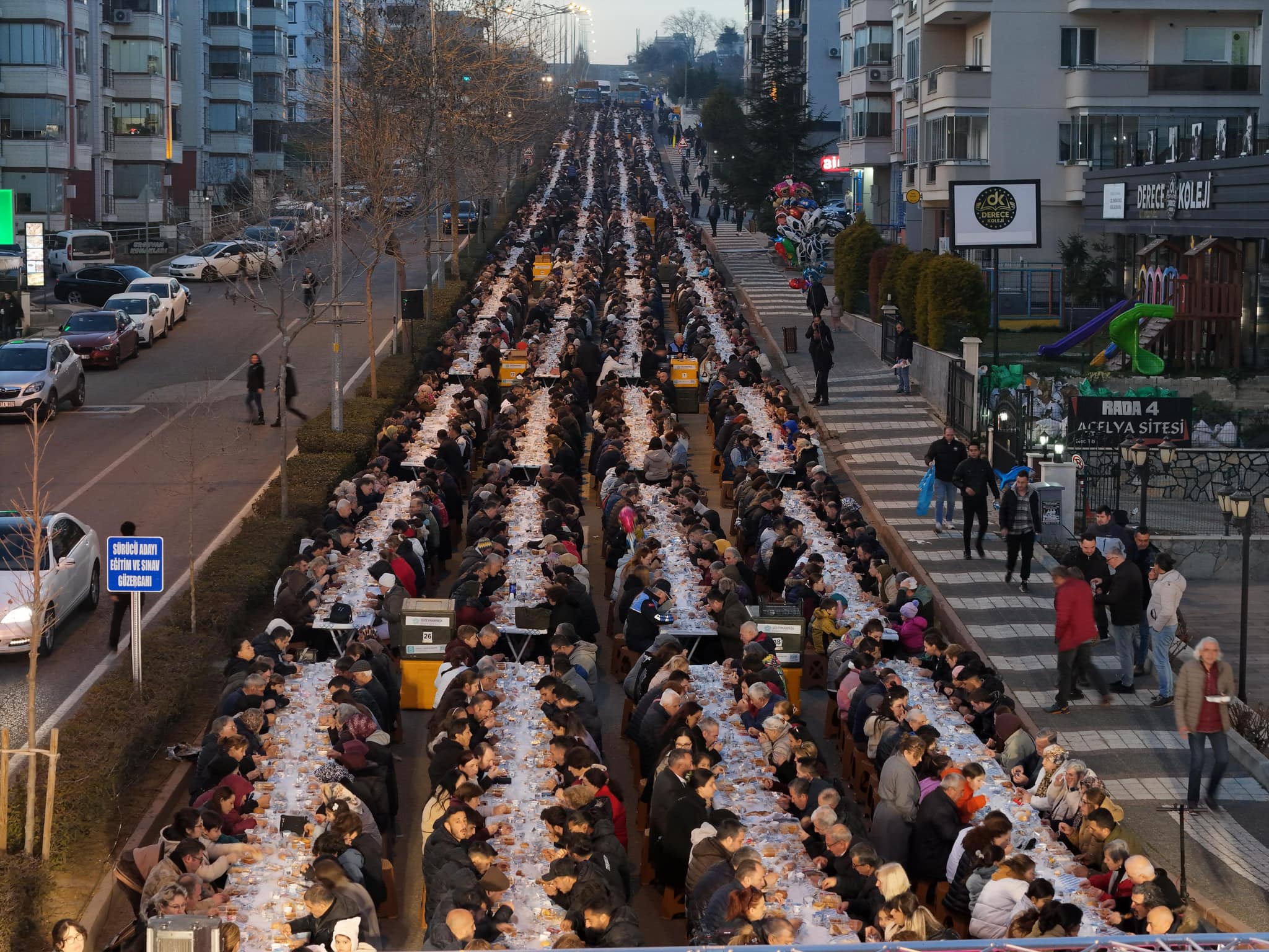 Vatandaşlar birlikte oruç açmanın bereketini ve dayanışmasını yaşadı