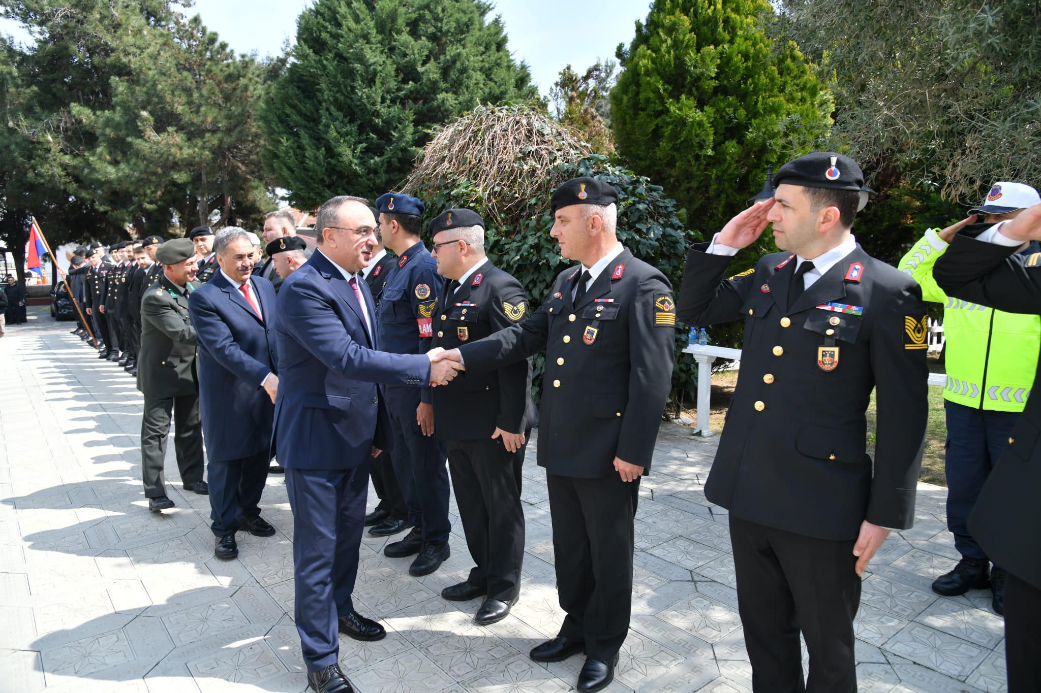 Tekirdağ Valisi Recep Soytürk, bayram vesilesiyle polis, jandarma ve sağlık