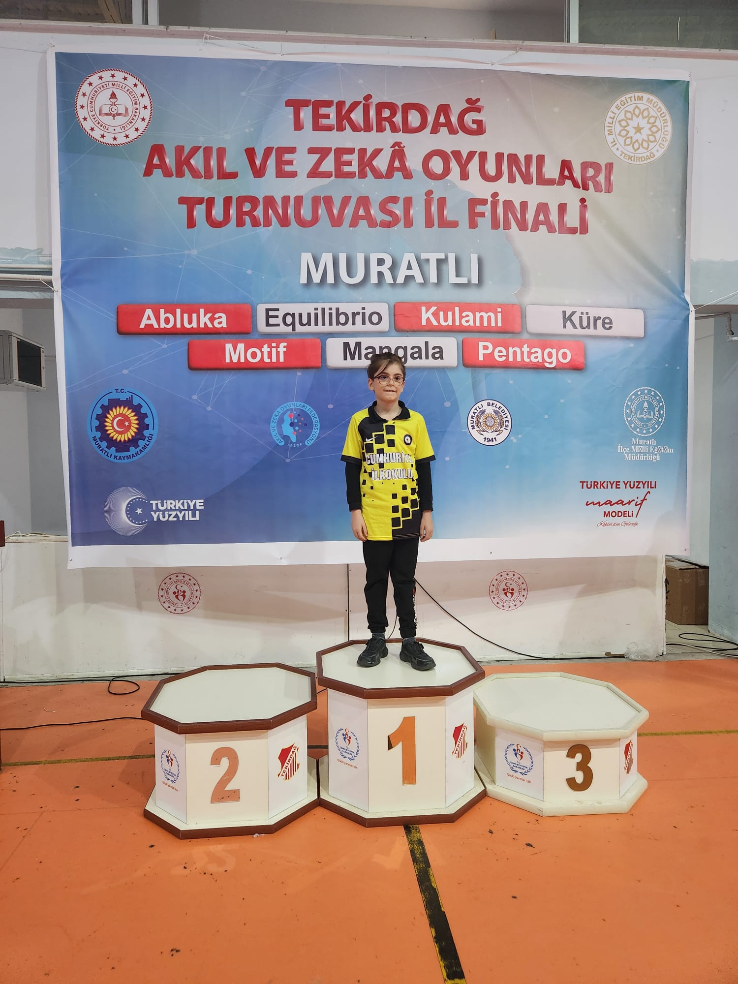 Tekirdağ‘da düzenlenen Akıl ve Zeka Oyunları yarışmasında 9 yaşındaki Deniz Koşar büyük bir başarıya imza