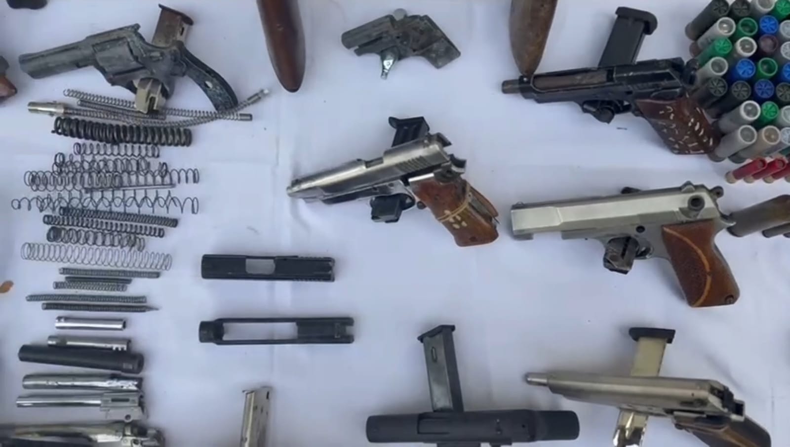 Tekirdağ’ın Süleymanpaşa ilçesinde jandarma ekipleri tarafından düzenlenen operasyonda, bir evde