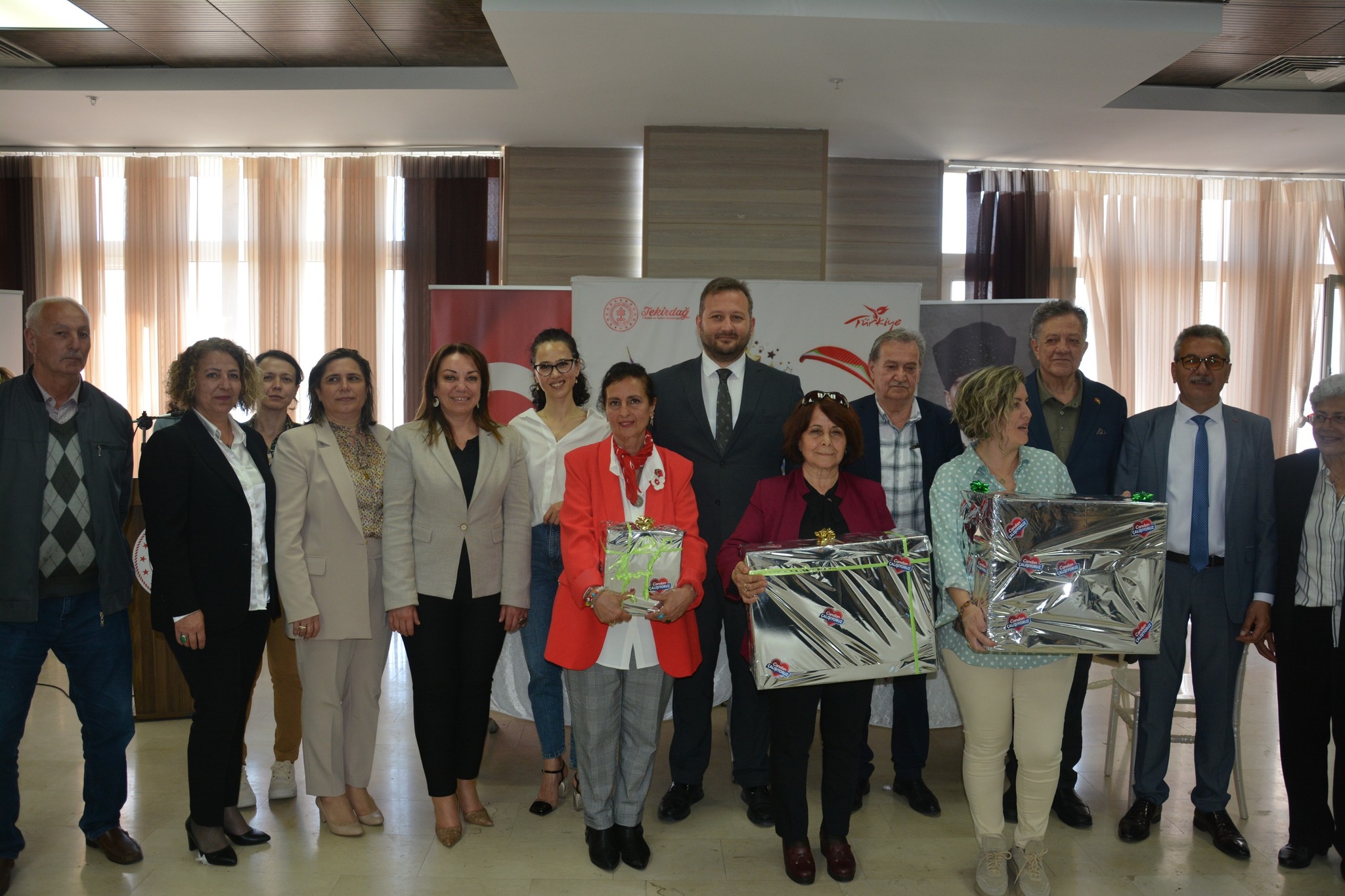 Tekirdağ’da 49. Turizm Haftası etkinlikleri kapsamında düzenlenen “Yöresel Tatlı Yarışması”nda