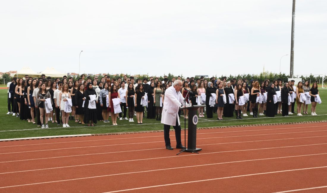 Tekirdağ NKÜ Tıp Fakültesi’nde “Geleneksel Beyaz Önlük Giyme Töreni” Tekirdağ Namık Kemal Üniversitesi Tıp Fakültesi’nde, tıp eğitimine adım atan