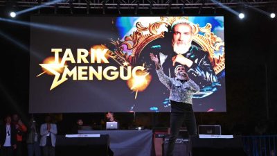 Ünlü sanatçı Tarık Mengüç, sevilen şarkılarını seslendirdi 