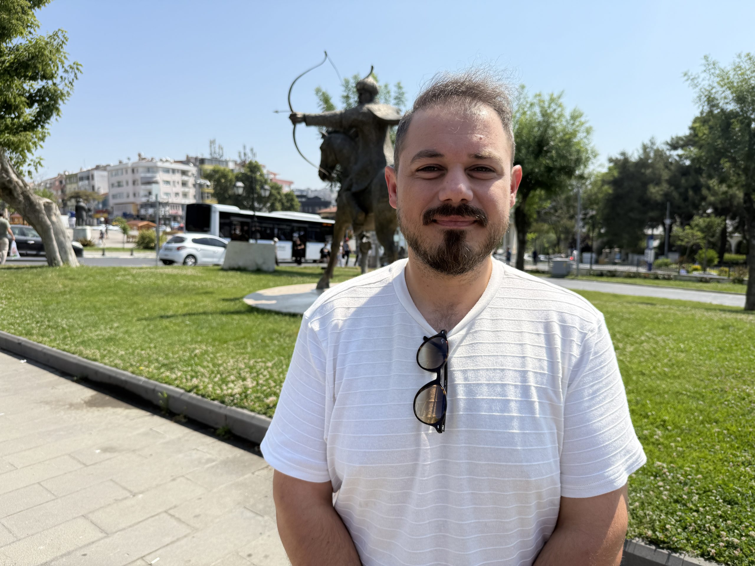 Ahmet Merih Çelik, Ağrı Dağı'nda 'Bahar Düşü' şarkısını seslendirdi 