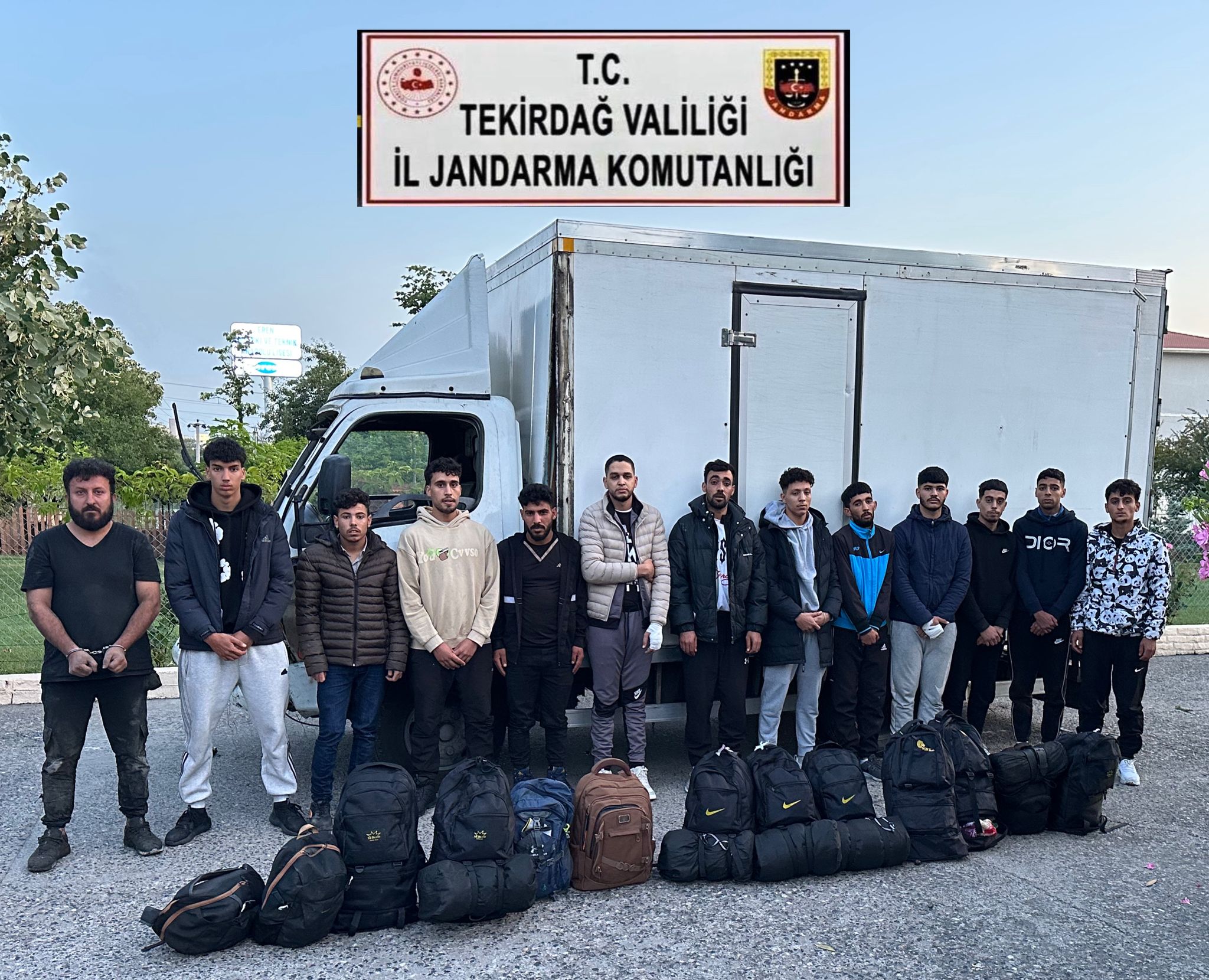 Tekirdağ’ın Ergene ilçesinde yasa dışı yollarla yurda girdiği belirlenen 13