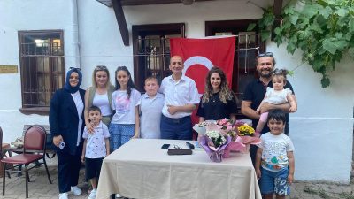 Eğitimci-yazar Suat Aydın, yeni kitabı "Gizemli Yıldız" için imza günü