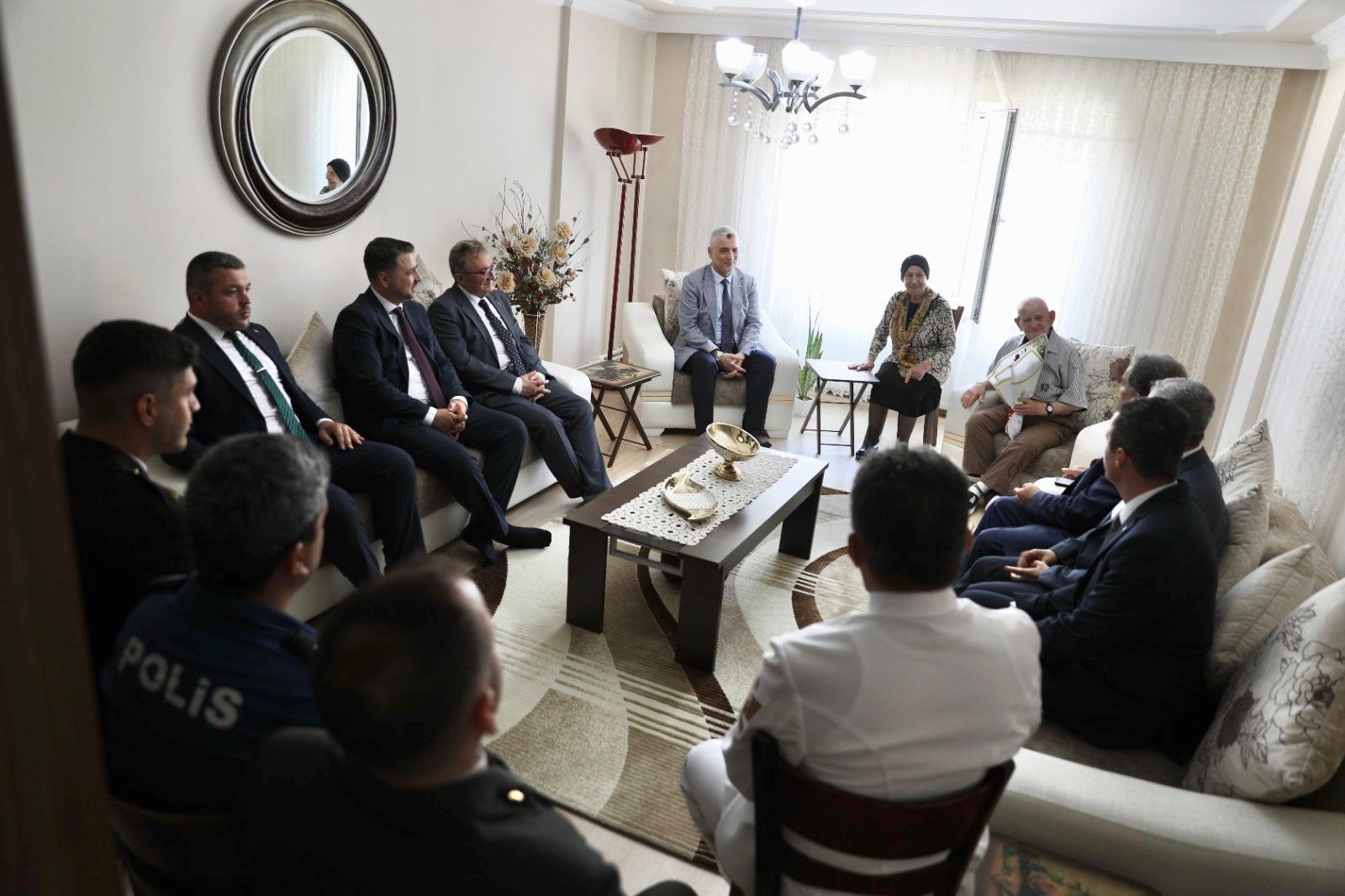 Ticaret Bakanı Ömer Bolat, Kurban Bayramı dolayısıyla Tekirdağ’ın Şarköy ilçesinde