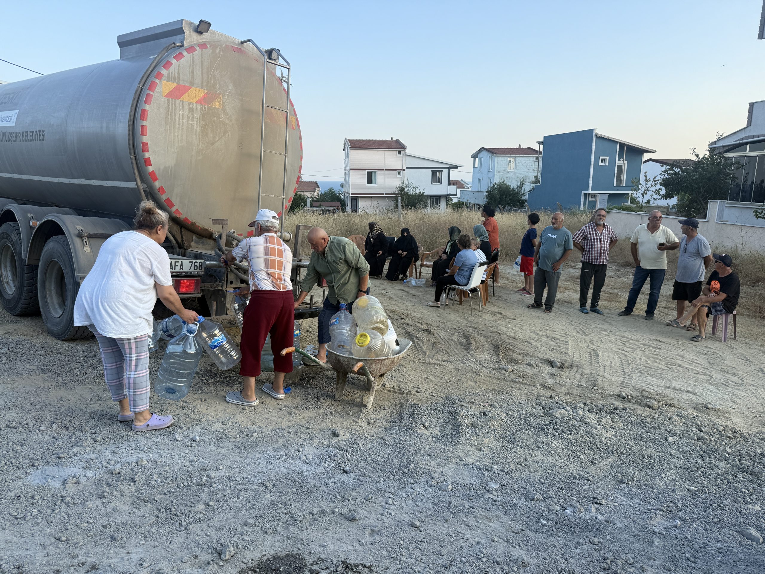 Zaman zaman yaşanan su kesintileri vatandaşları mağdur ediyor 