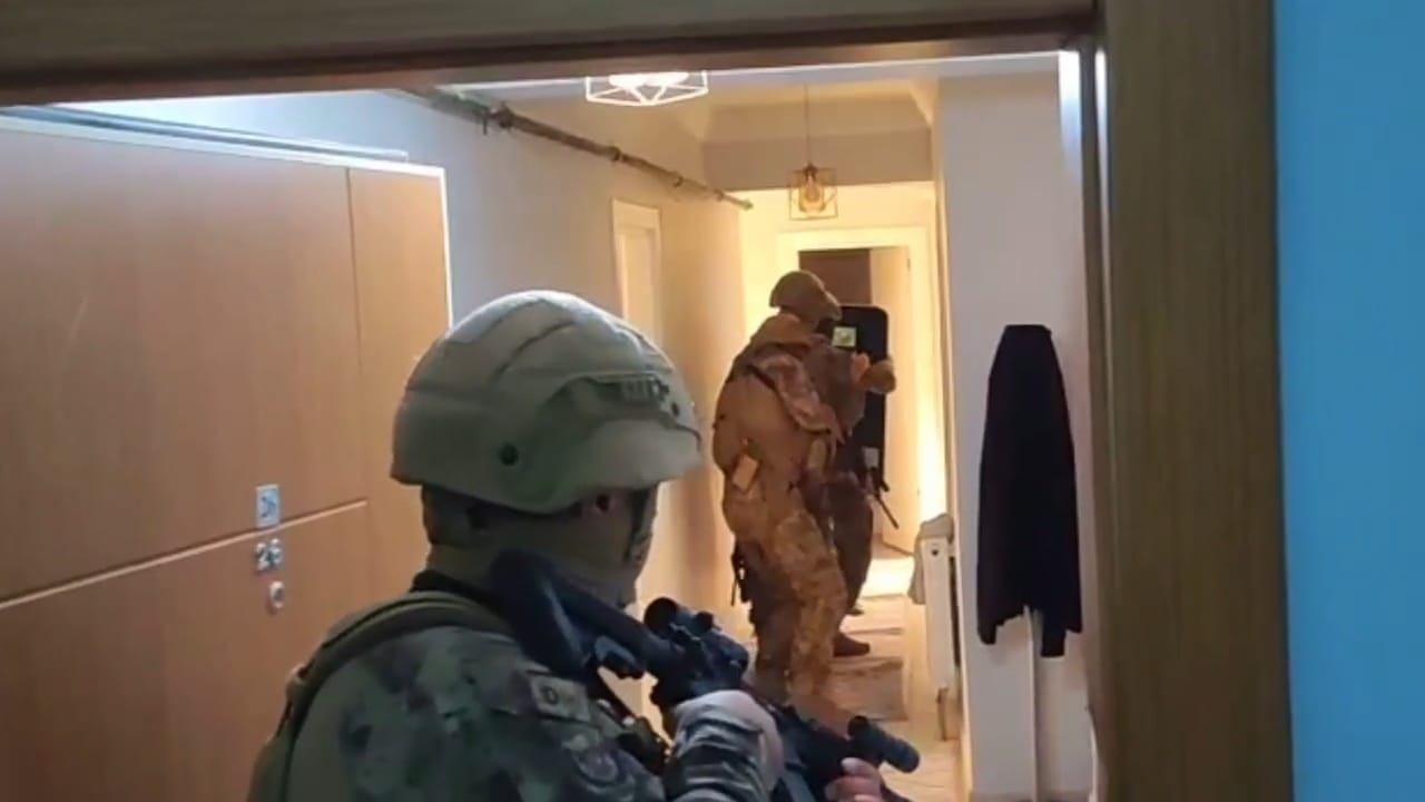 Tekirdağ’da polis ekiplerinin düzenlediği uyuşturucu operasyonunda 8 şüpheli tutuklandı. İl