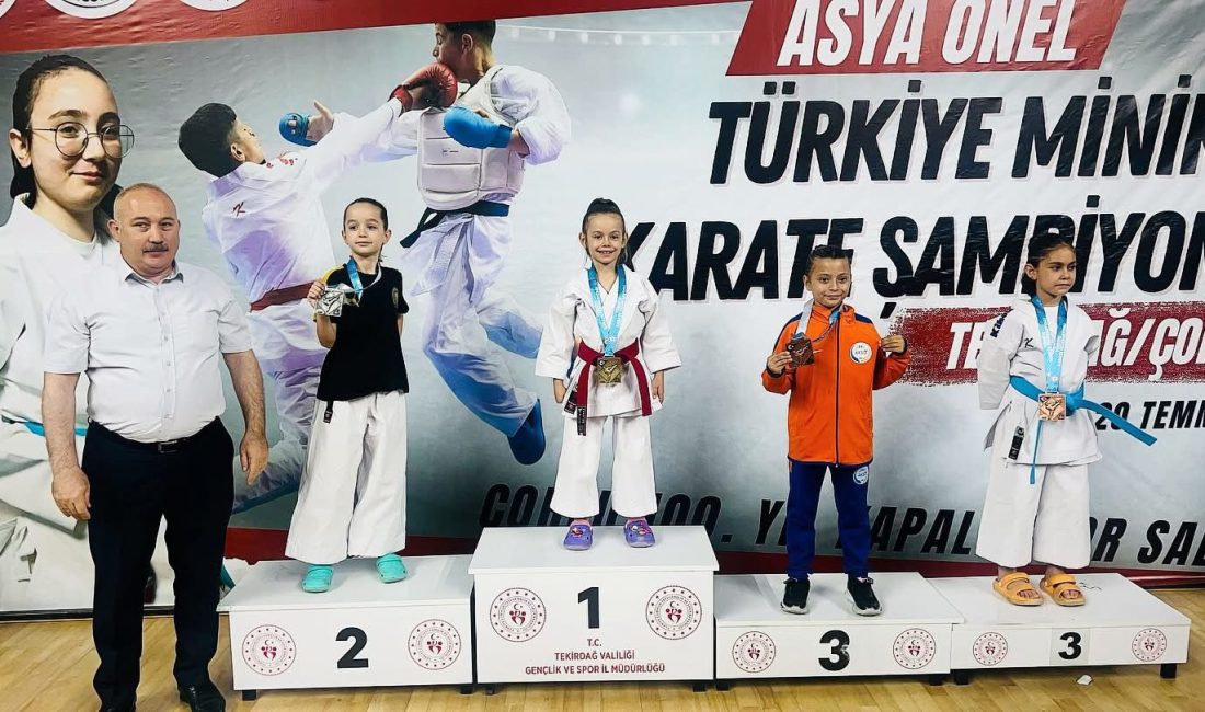 Tekirdağ’ın Çorlu ilçesinde düzenlenen Asya Önel Türkiye Minikler Karate Şampiyonası