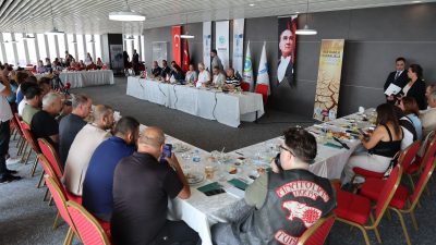 Toplantıda sürdürülebilir su politikaları geliştirmek ve suyun daha verimli kullanılması