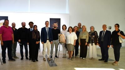 Sergi adını, Türkçe’de “öz” ve “cevher” anlamına gelen “töz” kavramından