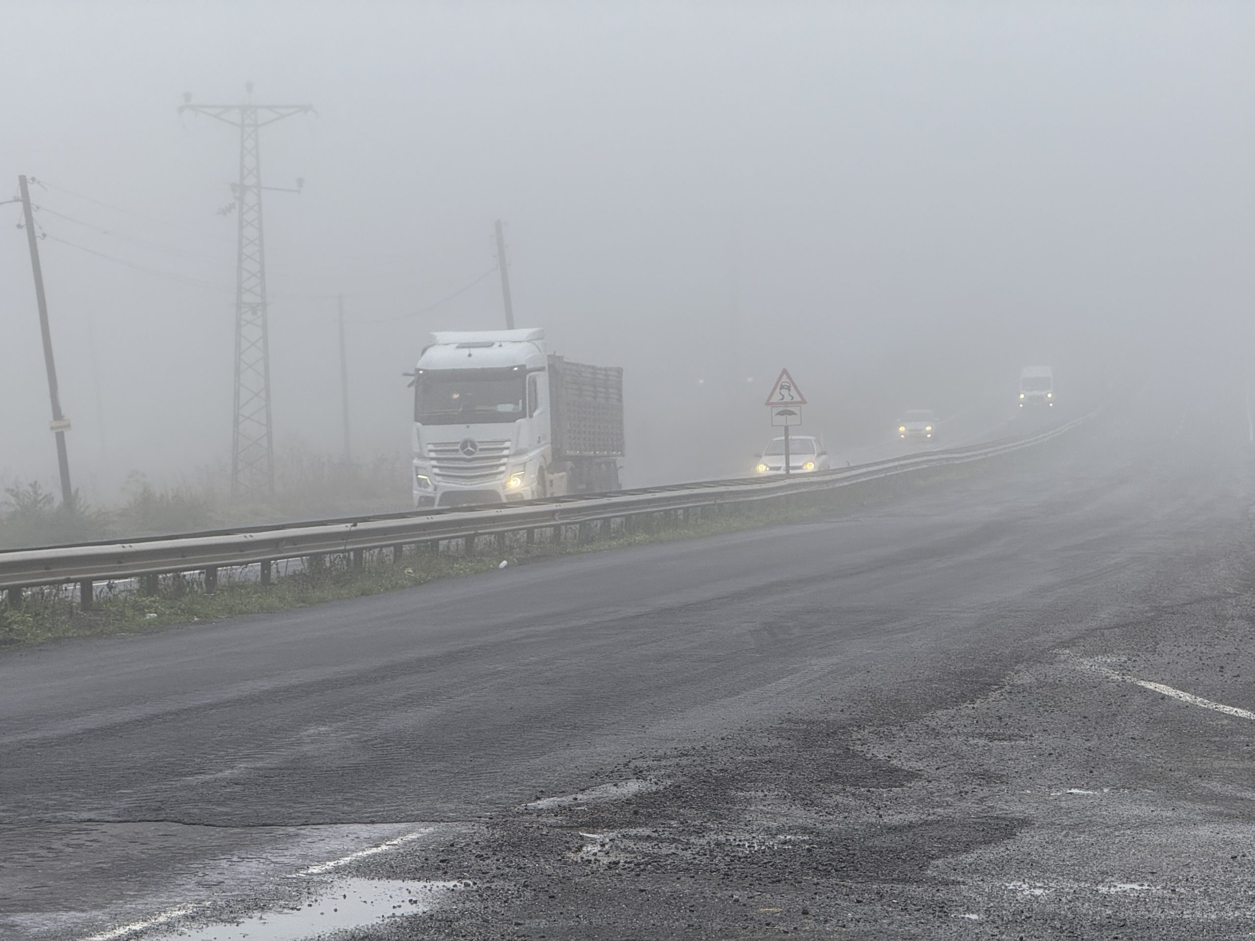 Yer yer görüş mesafesi 50 metreye kadar düştü 