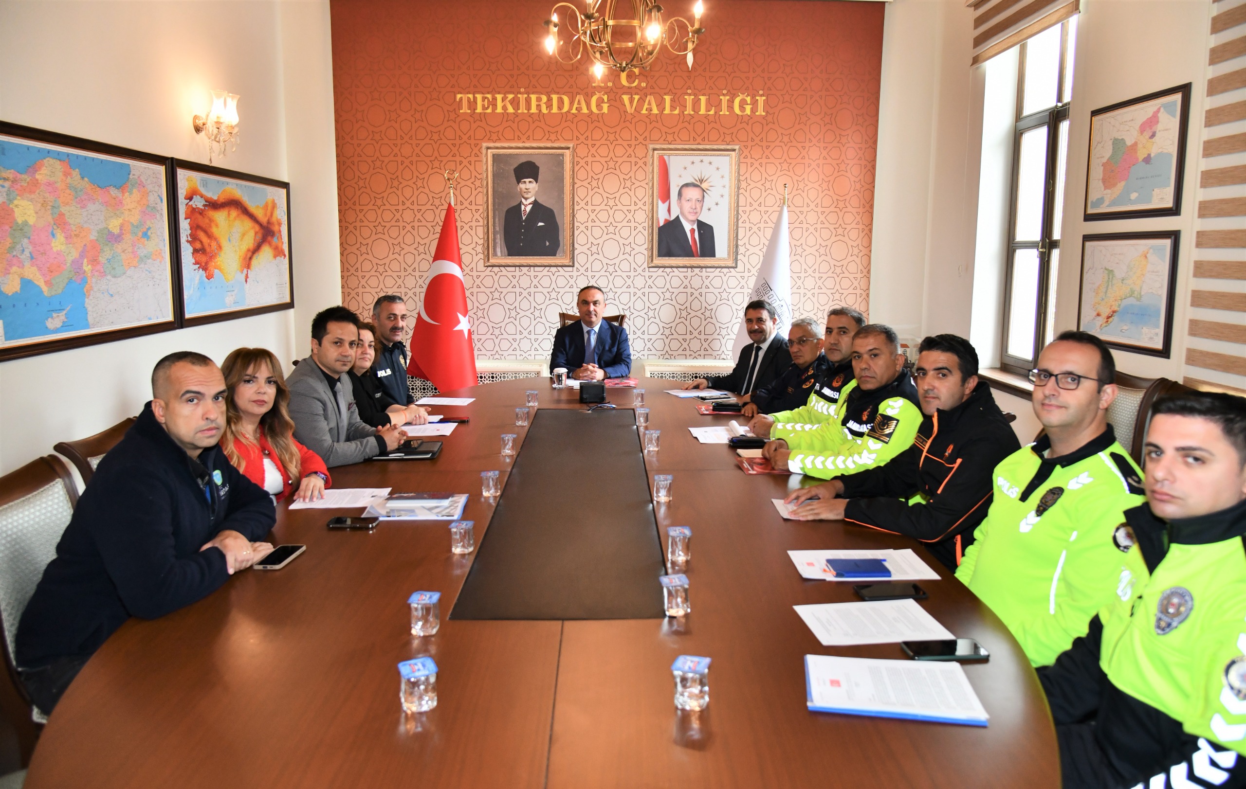 Tekirdağ’da karayollarında trafik güvenliğini artırmak amacıyla önemli bir toplantı gerçekleştirildi.