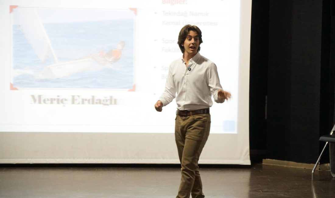 Üniversite Öğrencisi Erdağlı’dan “Bilimin Işığında Mutluluğun Yol Haritası” Konferansı Tekirdağ Namık Kemal Üniversitesi Spor Yöneticiliği Bölümü 4. sınıf öğrencisi