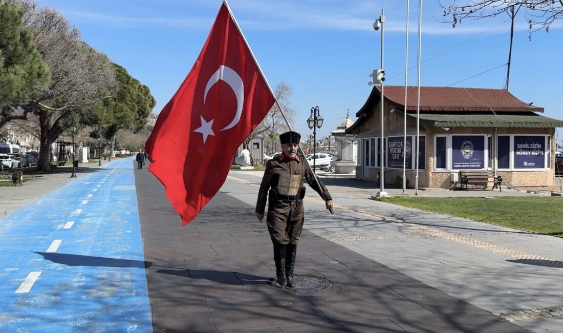 İstanbul’dan Türk bayrağıyla yola çıkan Saffet Gümüş, Çanakkale şehitleri için