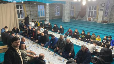 Vakıflar Bölge Müdürlüğü tarafından, Karacakılavuz Mimar Sinan Camii’nde düzenlenen iftar