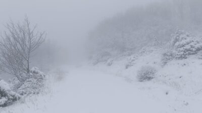 Tekirdağ’da hava sıcaklıklarının düşmesiyle birlikte yüksek kesimlerde kar yağışı etkili