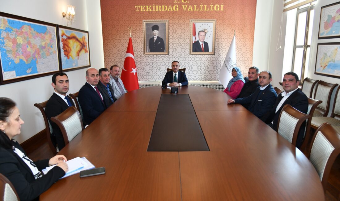 Tekirdağ Valisi Recep Soytürk, Süleymanpaşa ilçesine bağlı bazı mahallelerin muhtarlarıyla