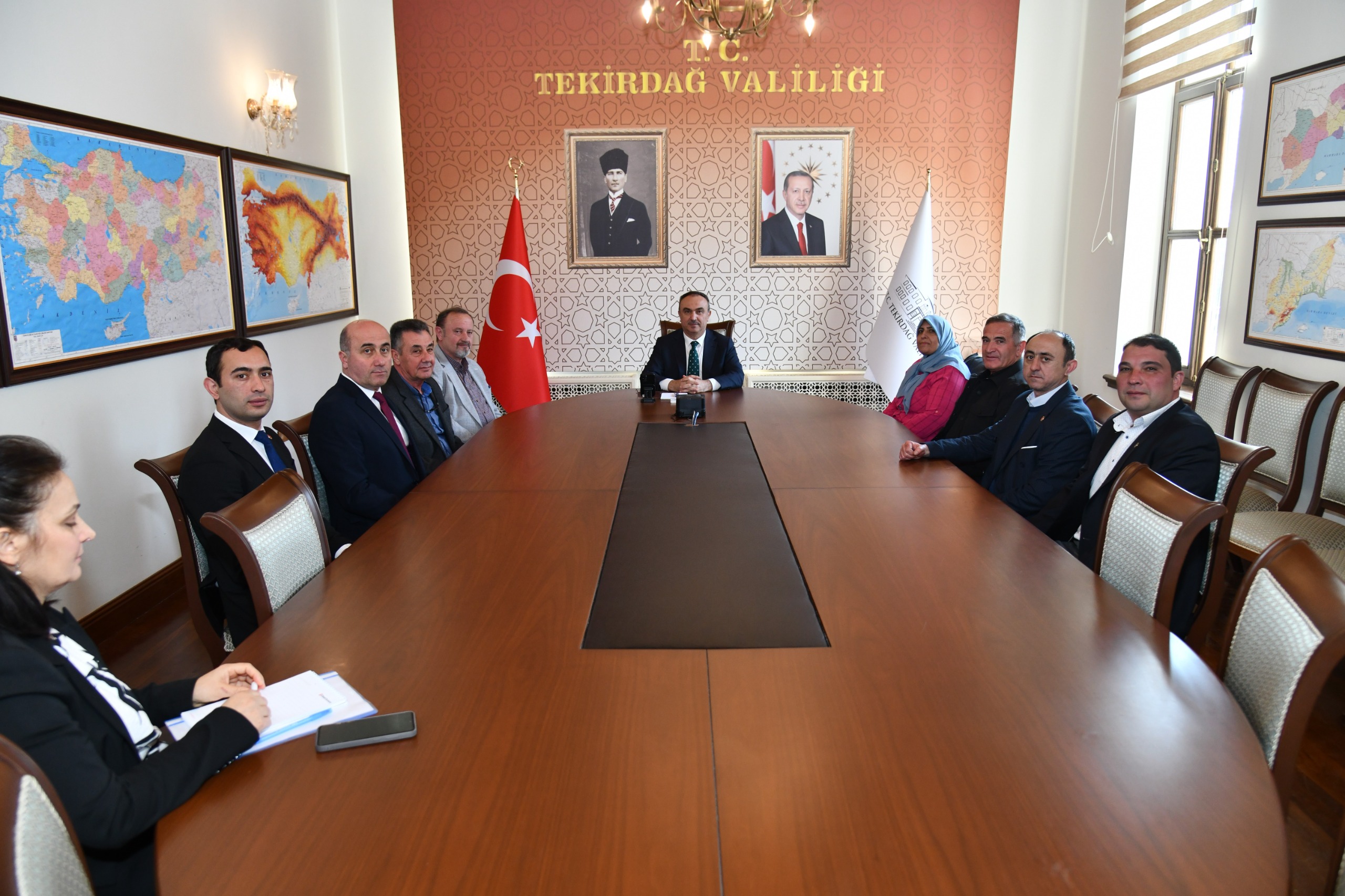 Tekirdağ Valisi Recep Soytürk, Süleymanpaşa ilçesine bağlı bazı mahallelerin muhtarlarıyla