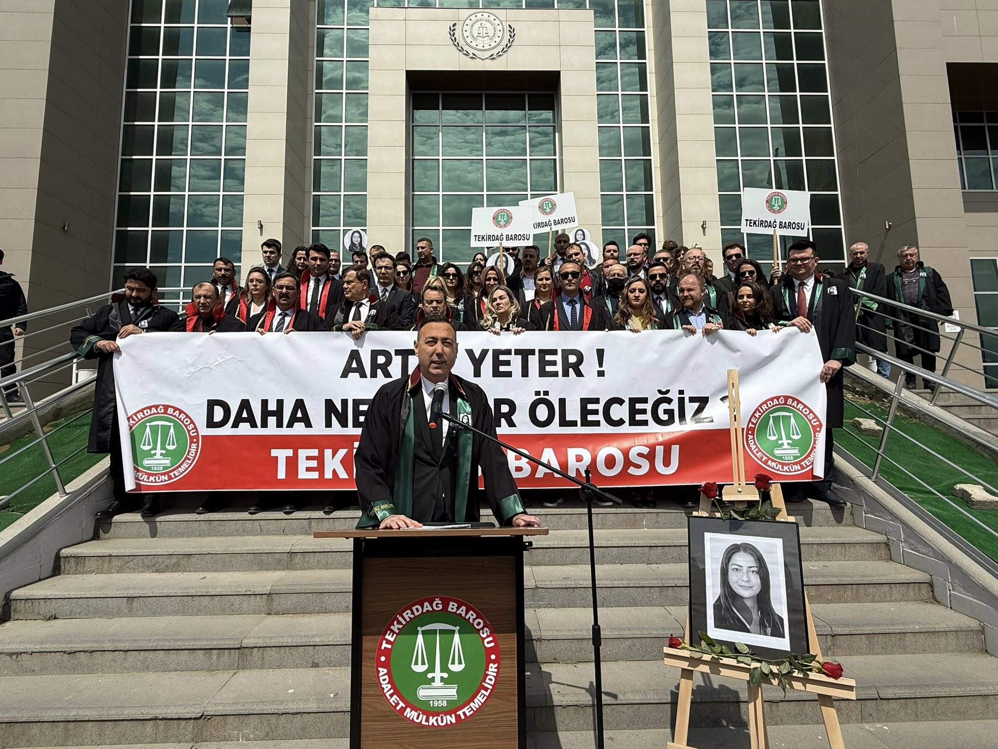 Tekirdağ’da avukatlar, Bursa’da silahlı saldırı sonucu yaşamını yitiren meslektaşları Hatice