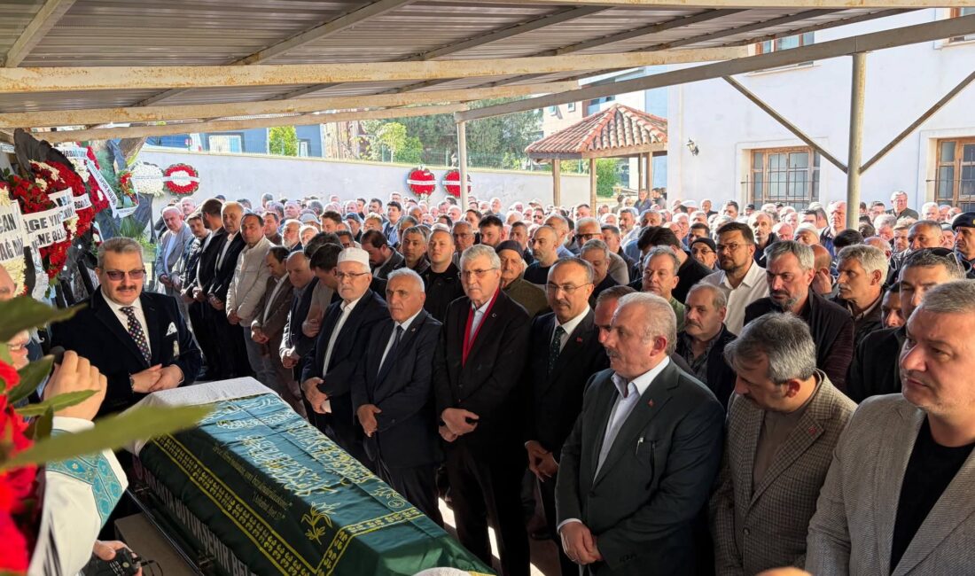 Tekirdağ Valisi Recep Soytürk’ün ağabeyi Ali Soytürk, Sakarya’da düzenlenen cenaze